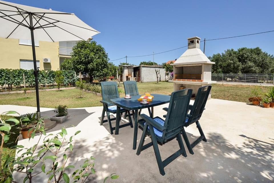 Sreca Apartment Near Beach With Bbq بيبينيا المظهر الخارجي الصورة