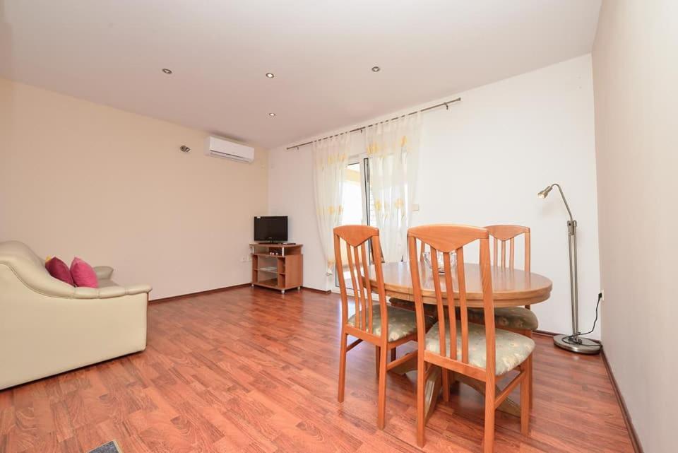 Sreca Apartment Near Beach With Bbq بيبينيا المظهر الخارجي الصورة