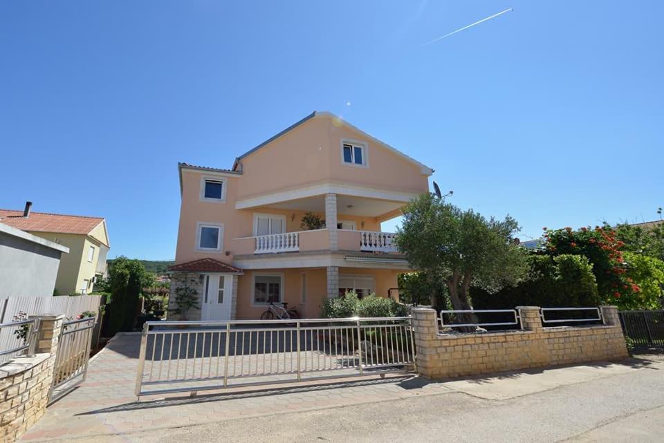 Sreca Apartment Near Beach With Bbq بيبينيا المظهر الخارجي الصورة