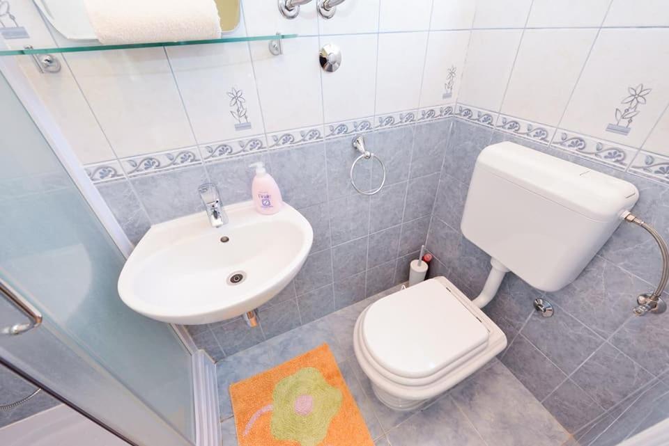 Sreca Apartment Near Beach With Bbq بيبينيا المظهر الخارجي الصورة