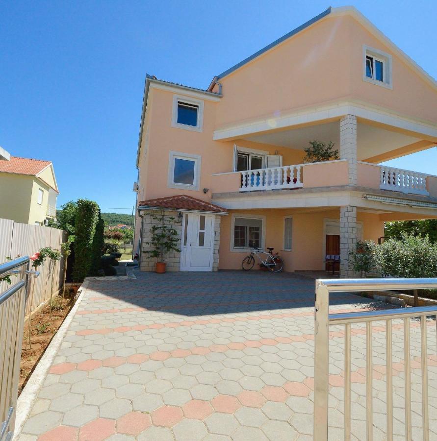 Sreca Apartment Near Beach With Bbq بيبينيا المظهر الخارجي الصورة