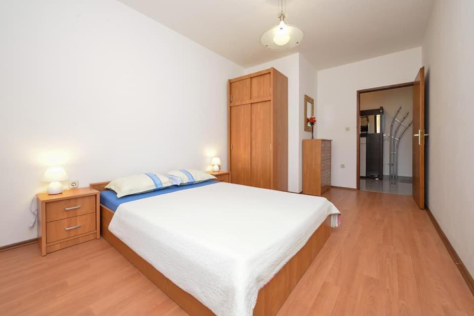 Sreca Apartment Near Beach With Bbq بيبينيا المظهر الخارجي الصورة