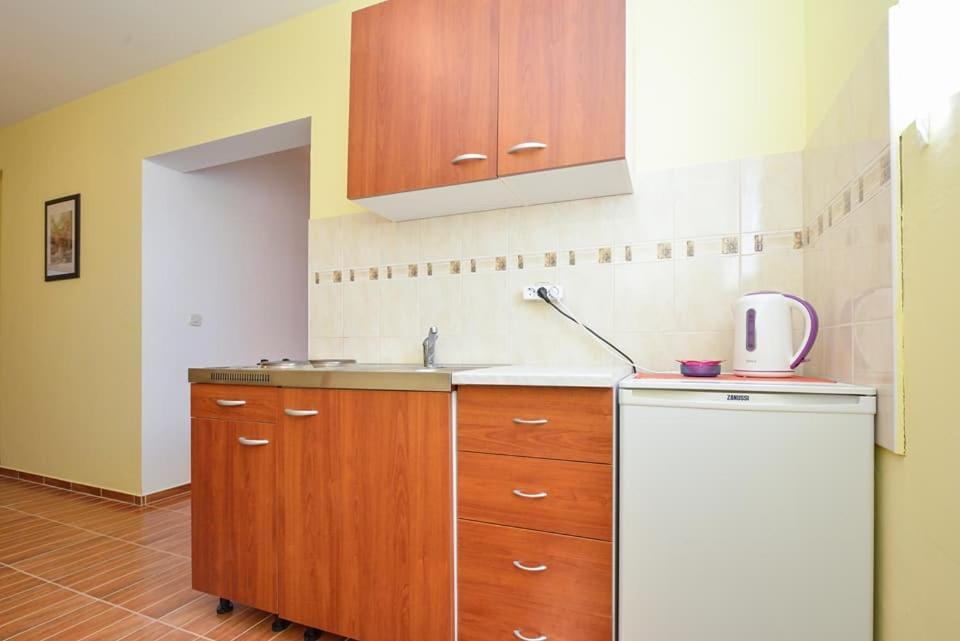 Sreca Apartment Near Beach With Bbq بيبينيا المظهر الخارجي الصورة