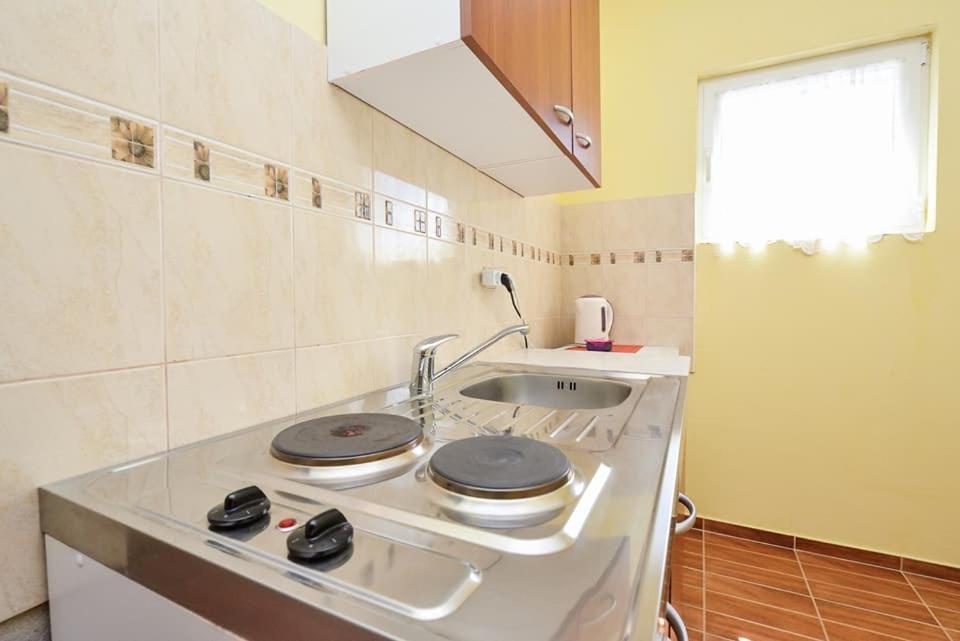 Sreca Apartment Near Beach With Bbq بيبينيا المظهر الخارجي الصورة