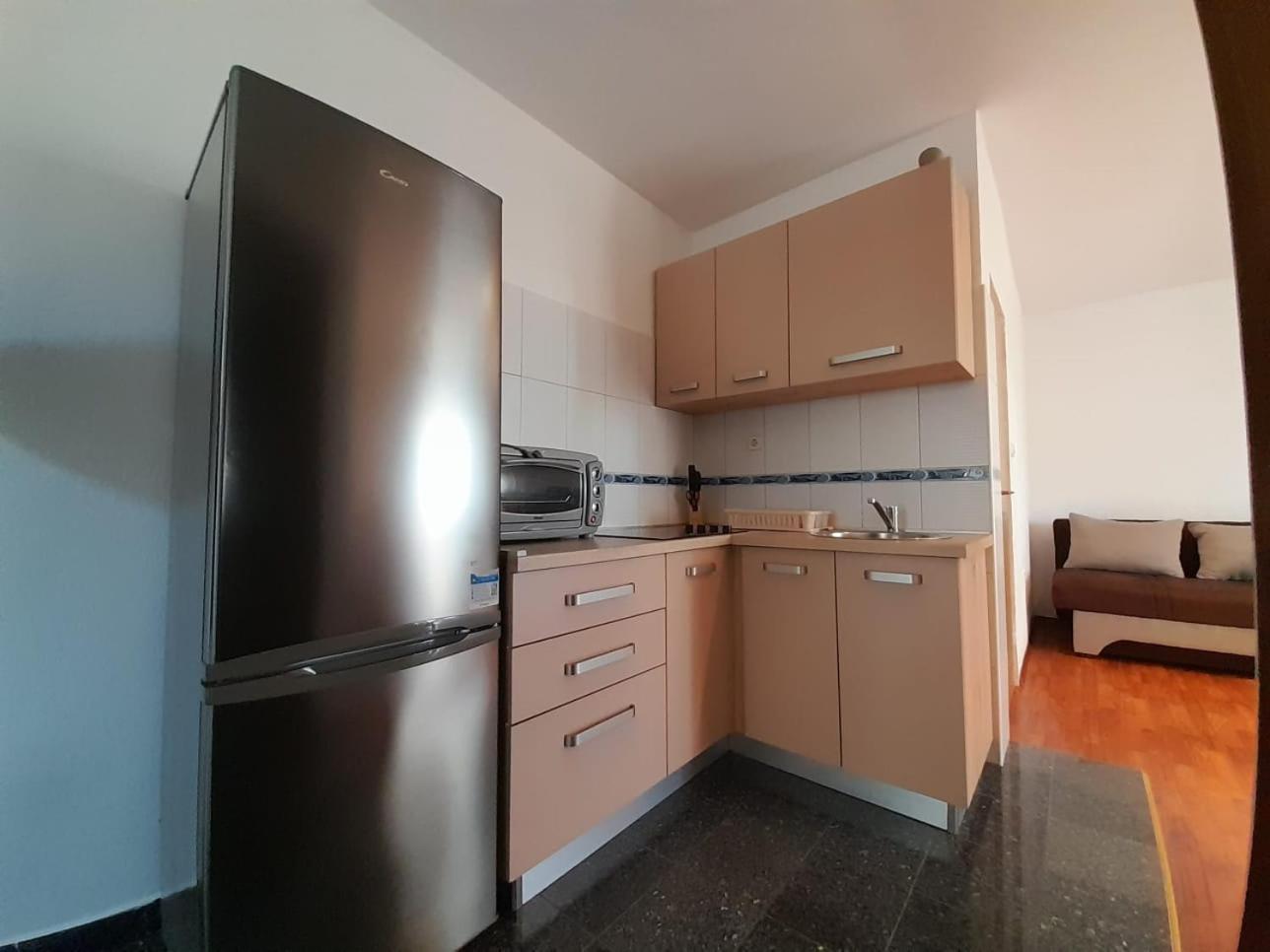 Sreca Apartment Near Beach With Bbq بيبينيا الغرفة الصورة